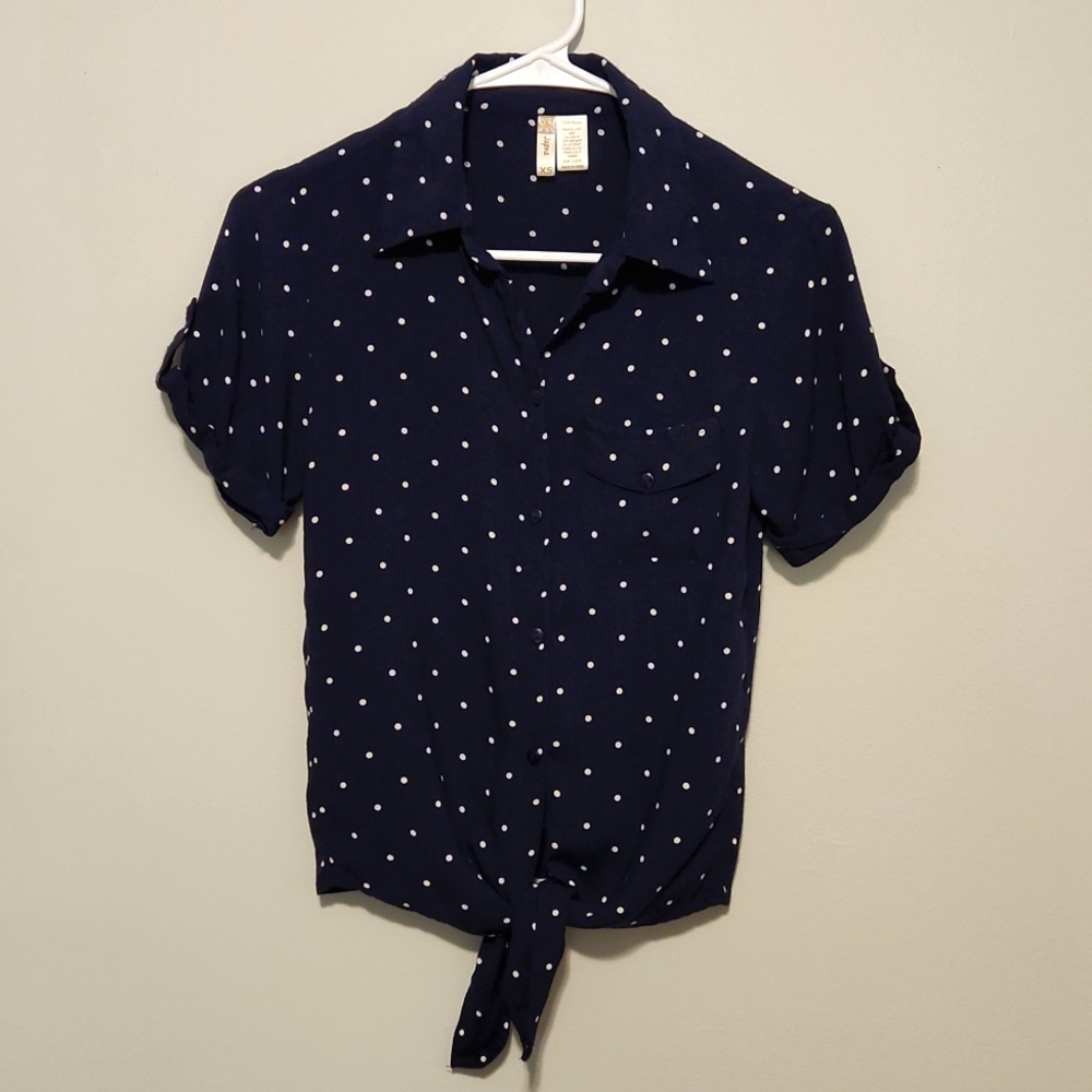 Polka dot tie front button down